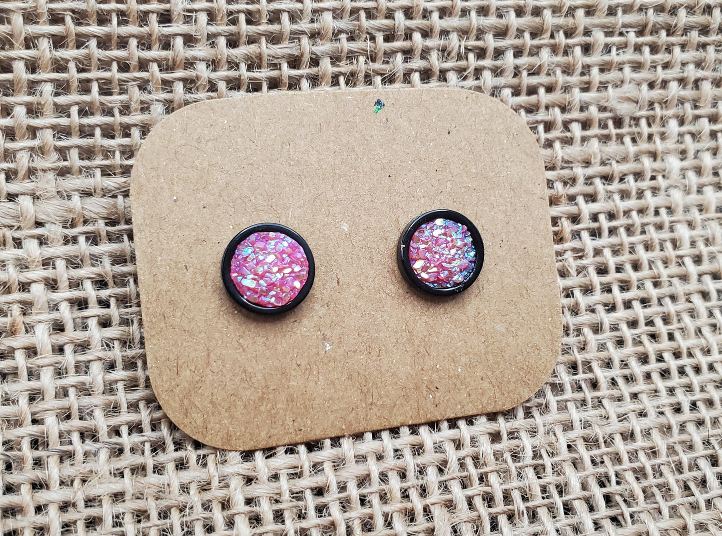 Raspberry Stud on Black - 8mm