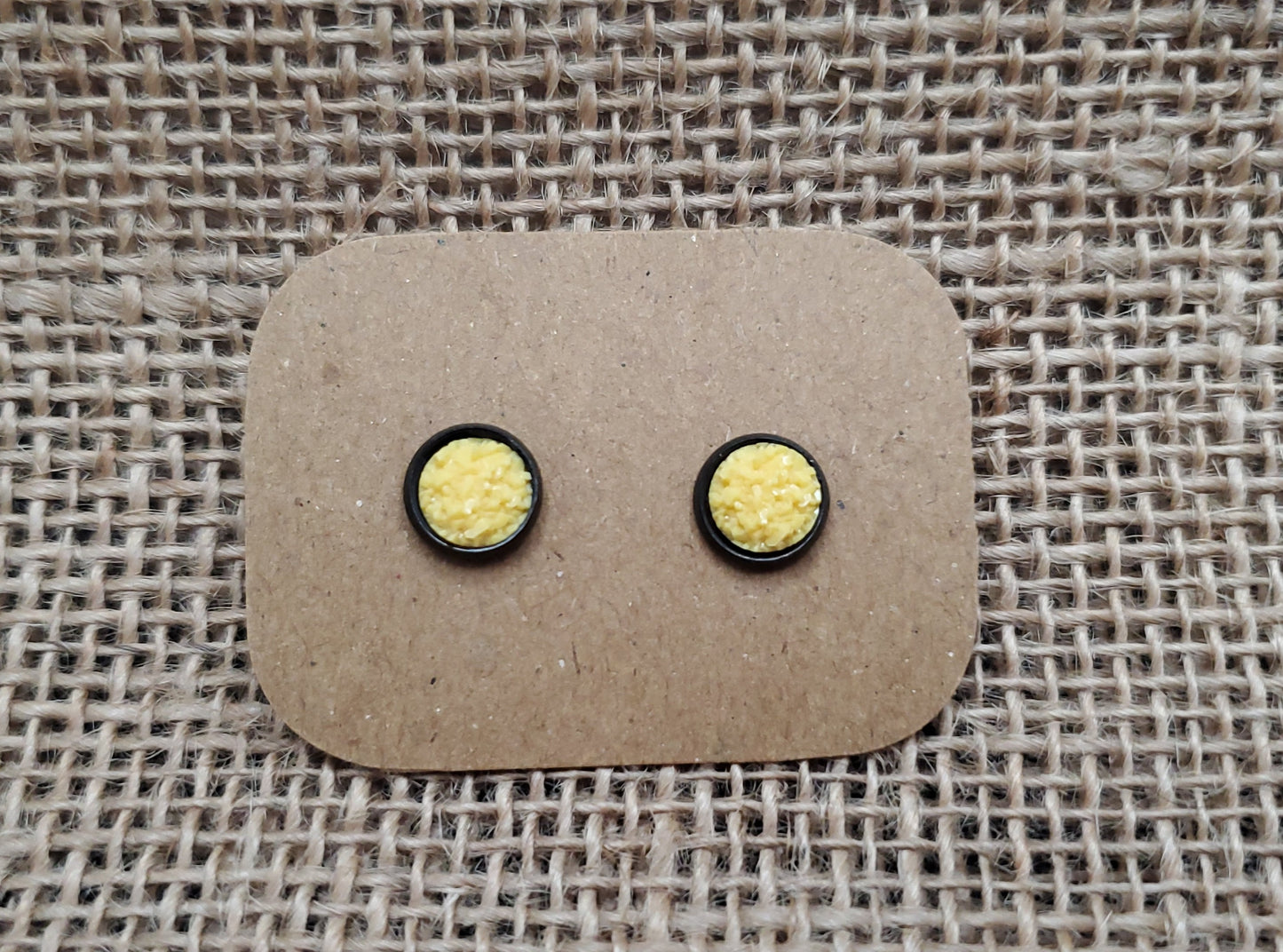 Yellow Stud on Black - 8mm