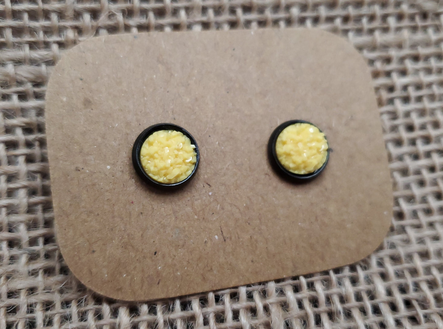 Yellow Stud on Black - 8mm