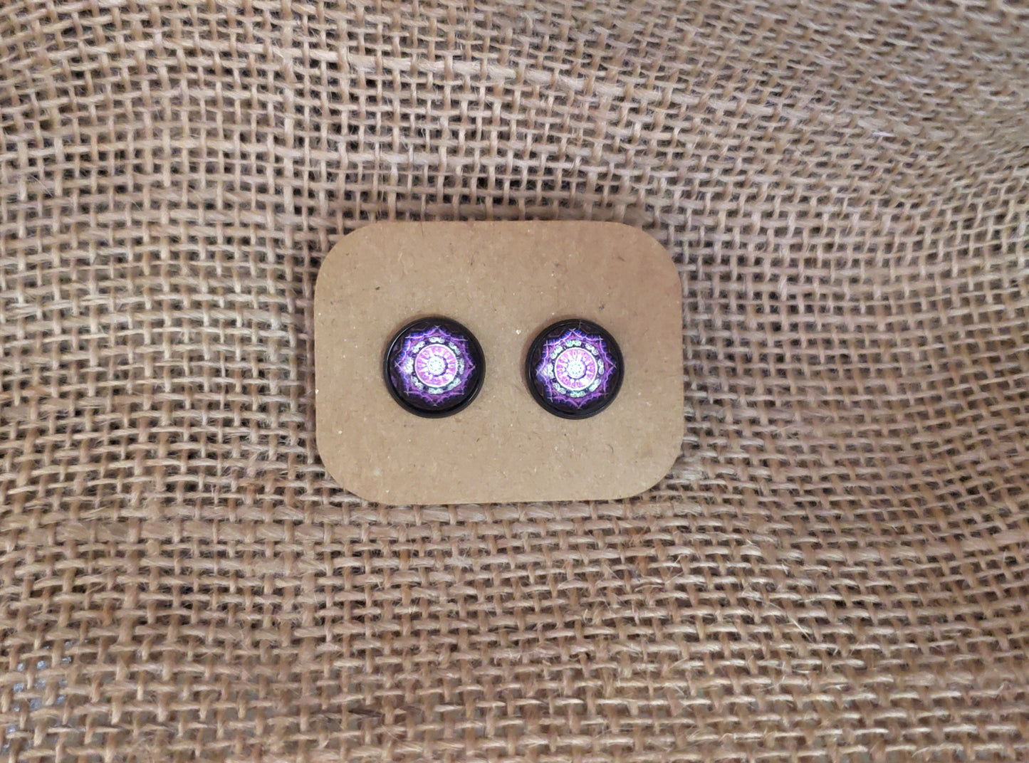 Cabochon Stud 001