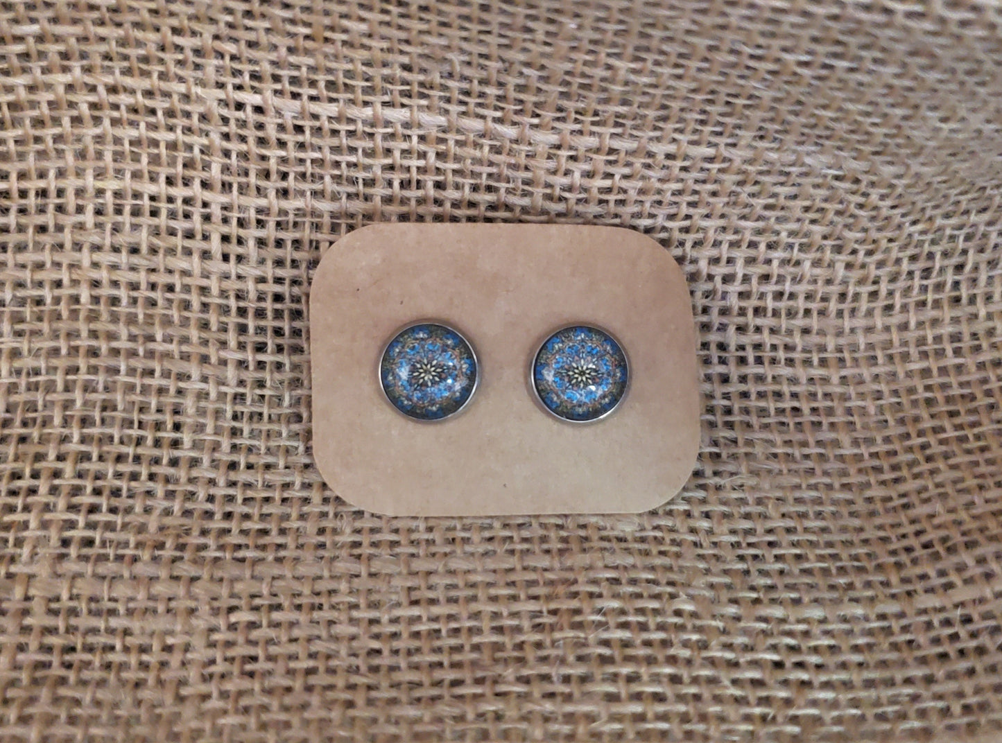 Cabochon Stud 004