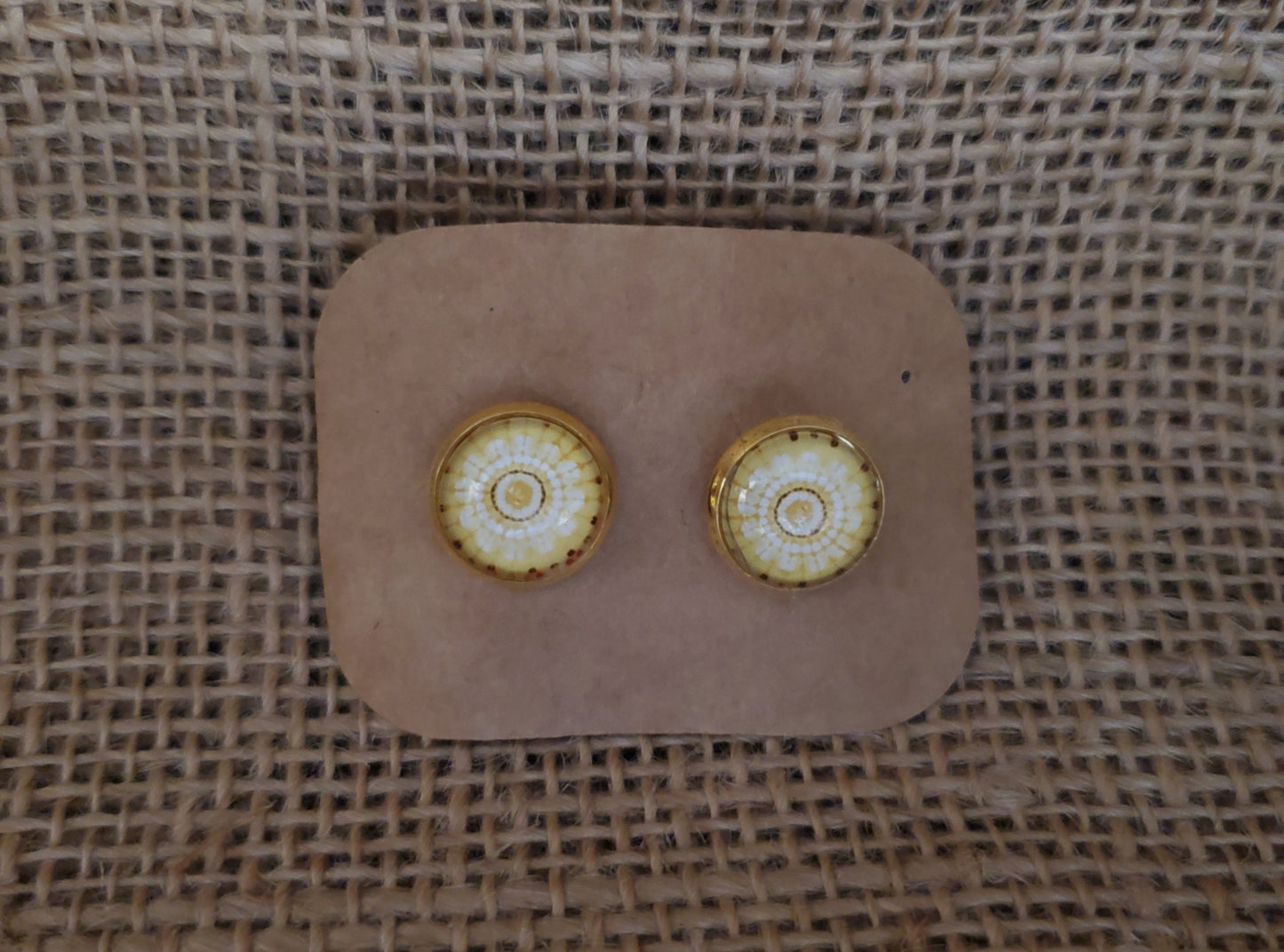 Cabochon Stud 016