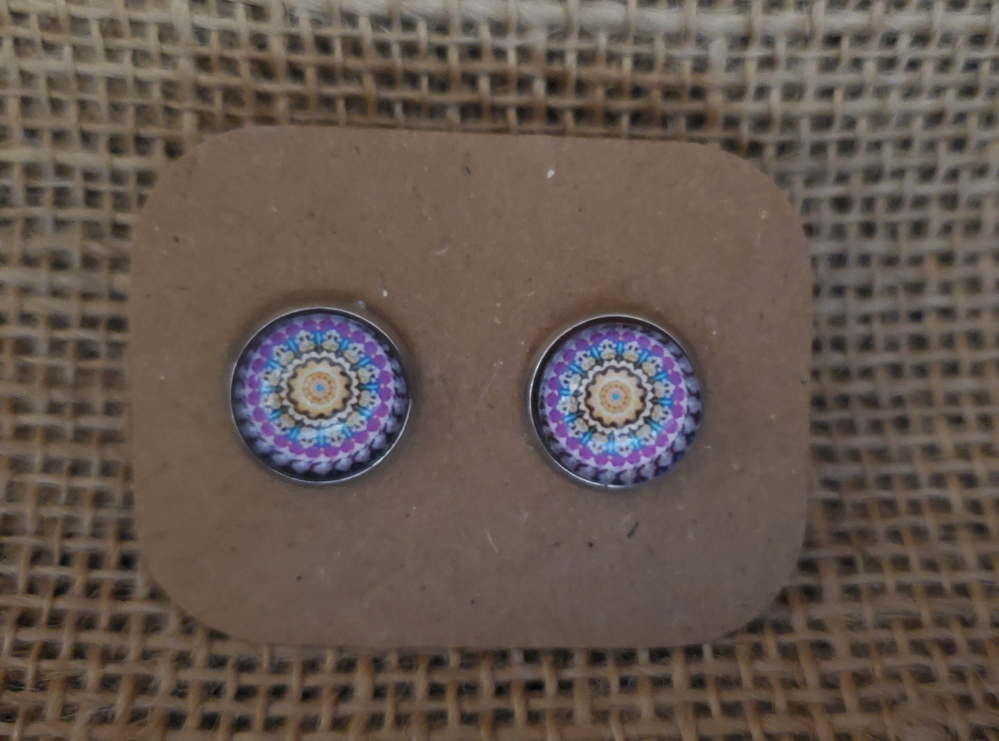 Cabochon Stud 025