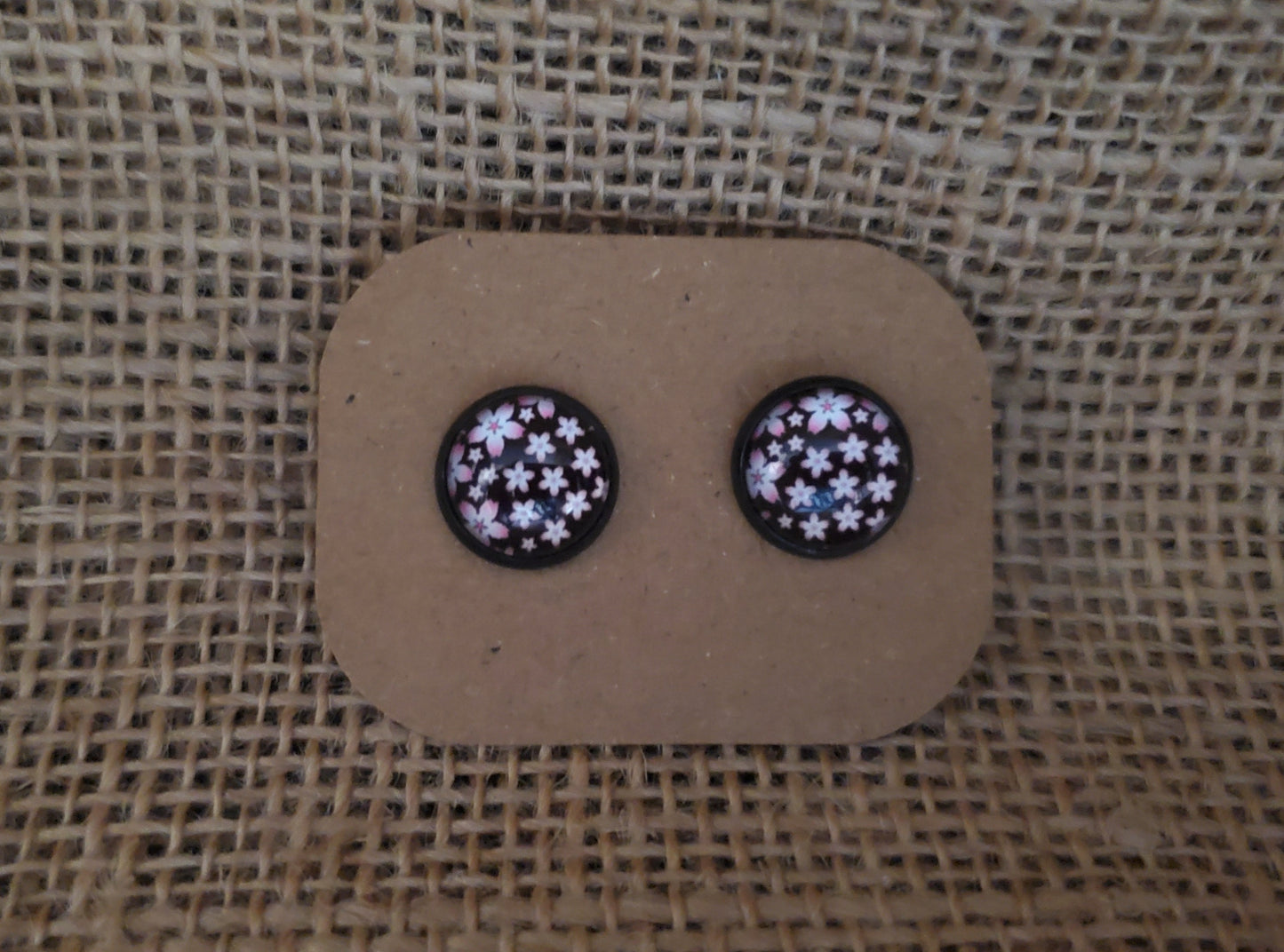 Cabochon Stud 032
