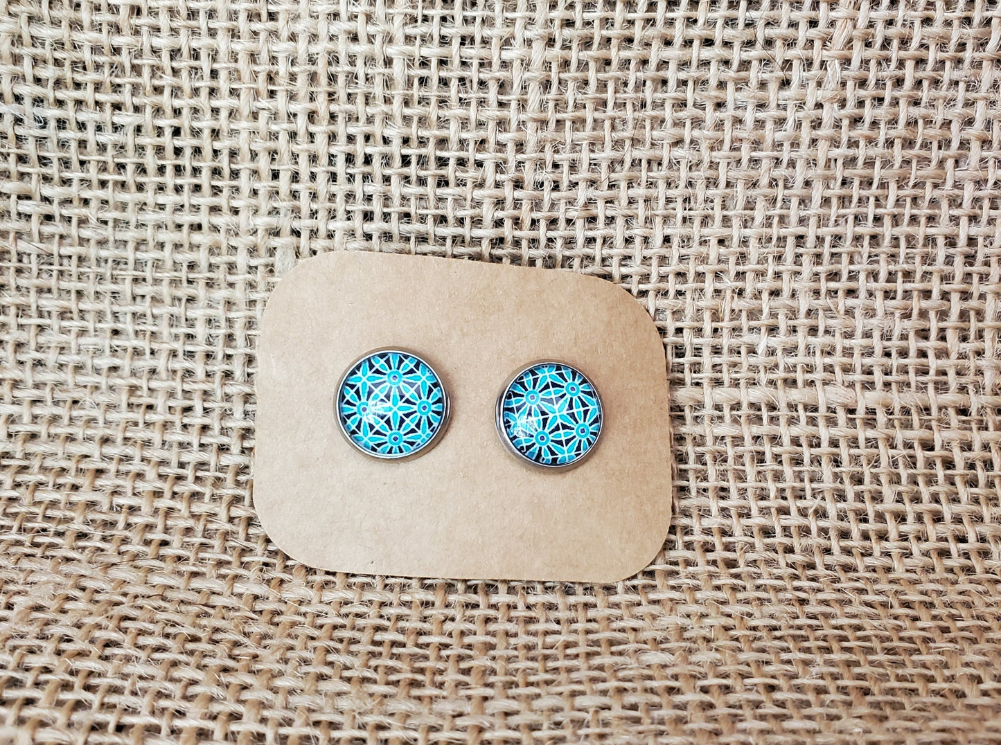 Cabochon Stud 051