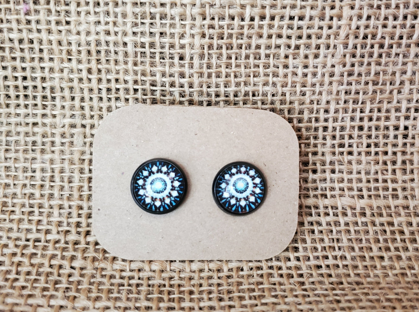 Cabochon Stud 053