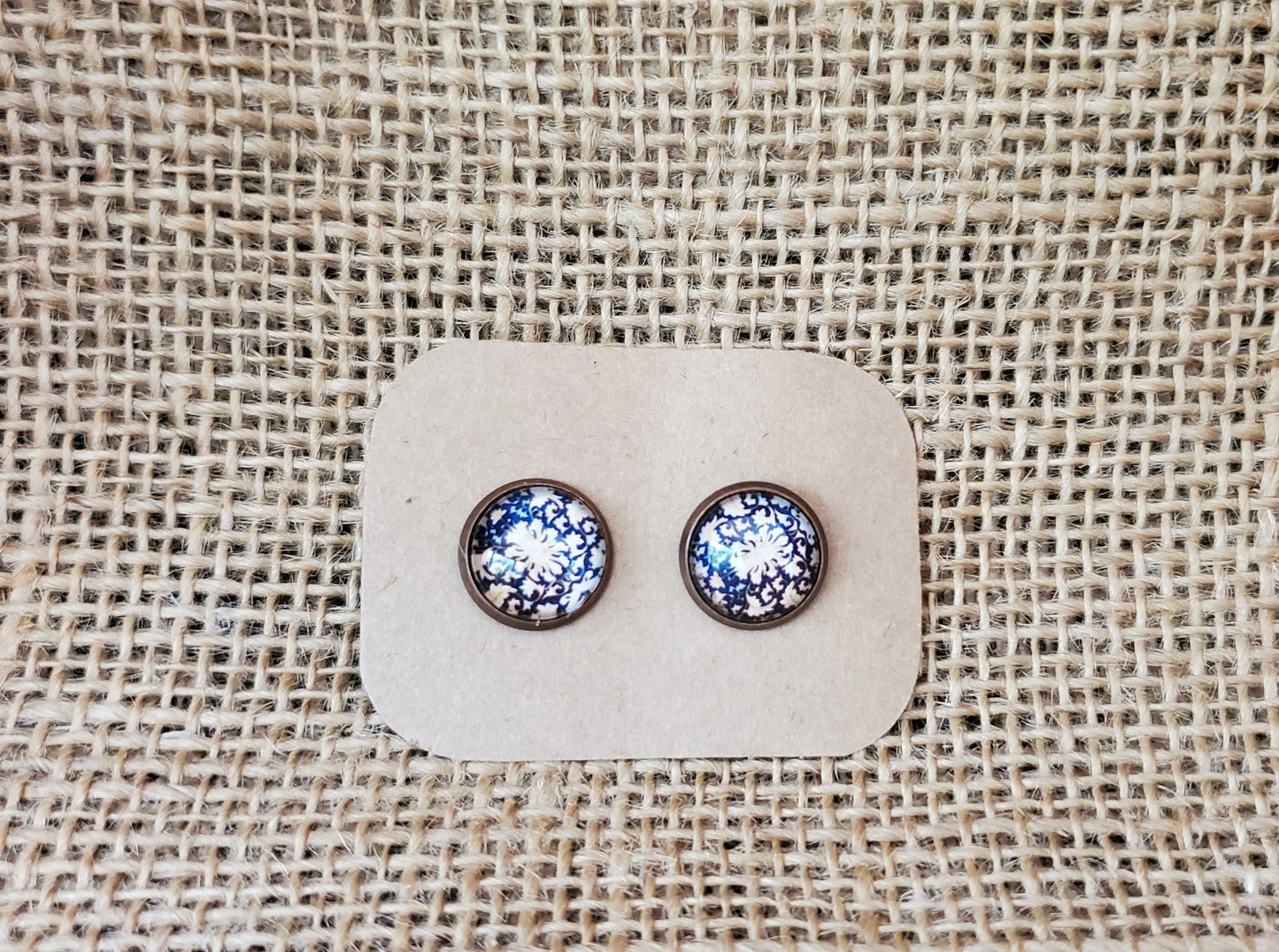 Cabochon Stud 046