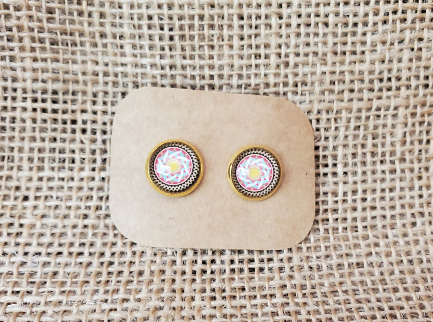 Cabochon Stud 037