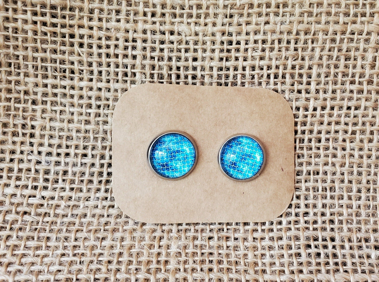 Cabochon Stud 034