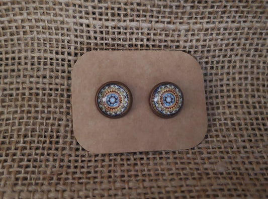 Cabochon Stud 005