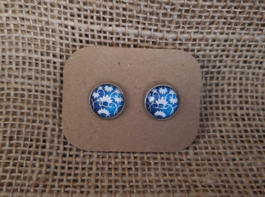 Cabochon Stud 011