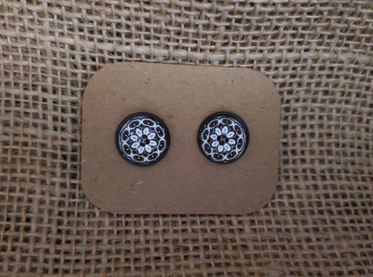 Cabochon Stud 015