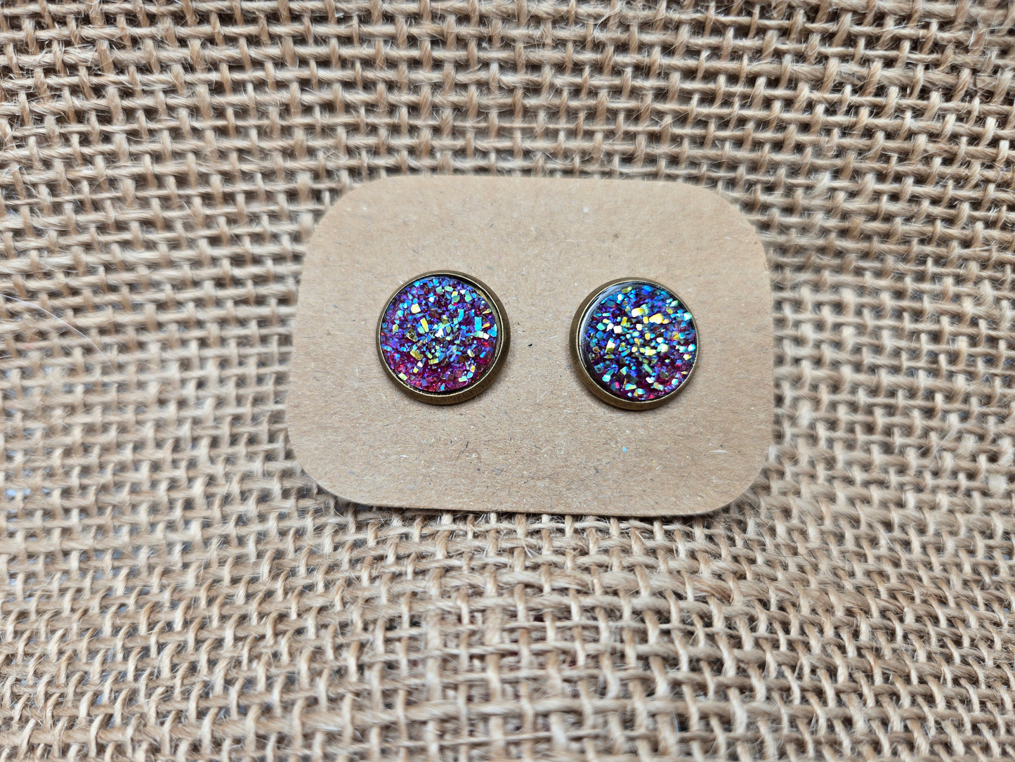 Magenta Stud on Antique Gold - 12mm