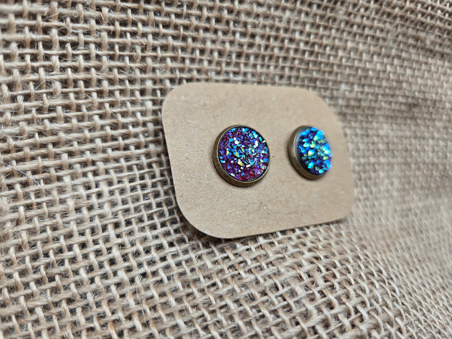 Magenta Stud on Antique Gold - 12mm