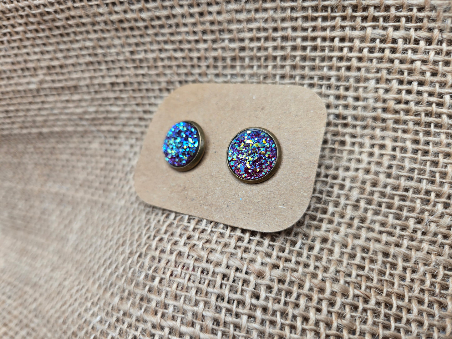 Magenta Stud on Antique Gold - 12mm