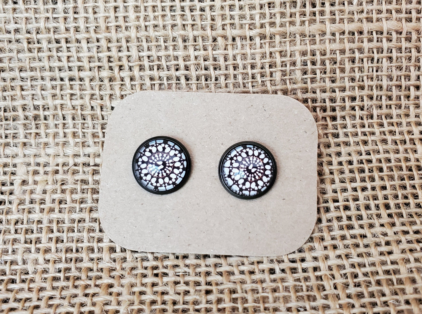 Cabochon Stud 054