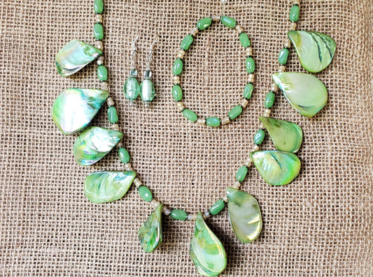 Green Shell Necklace Set